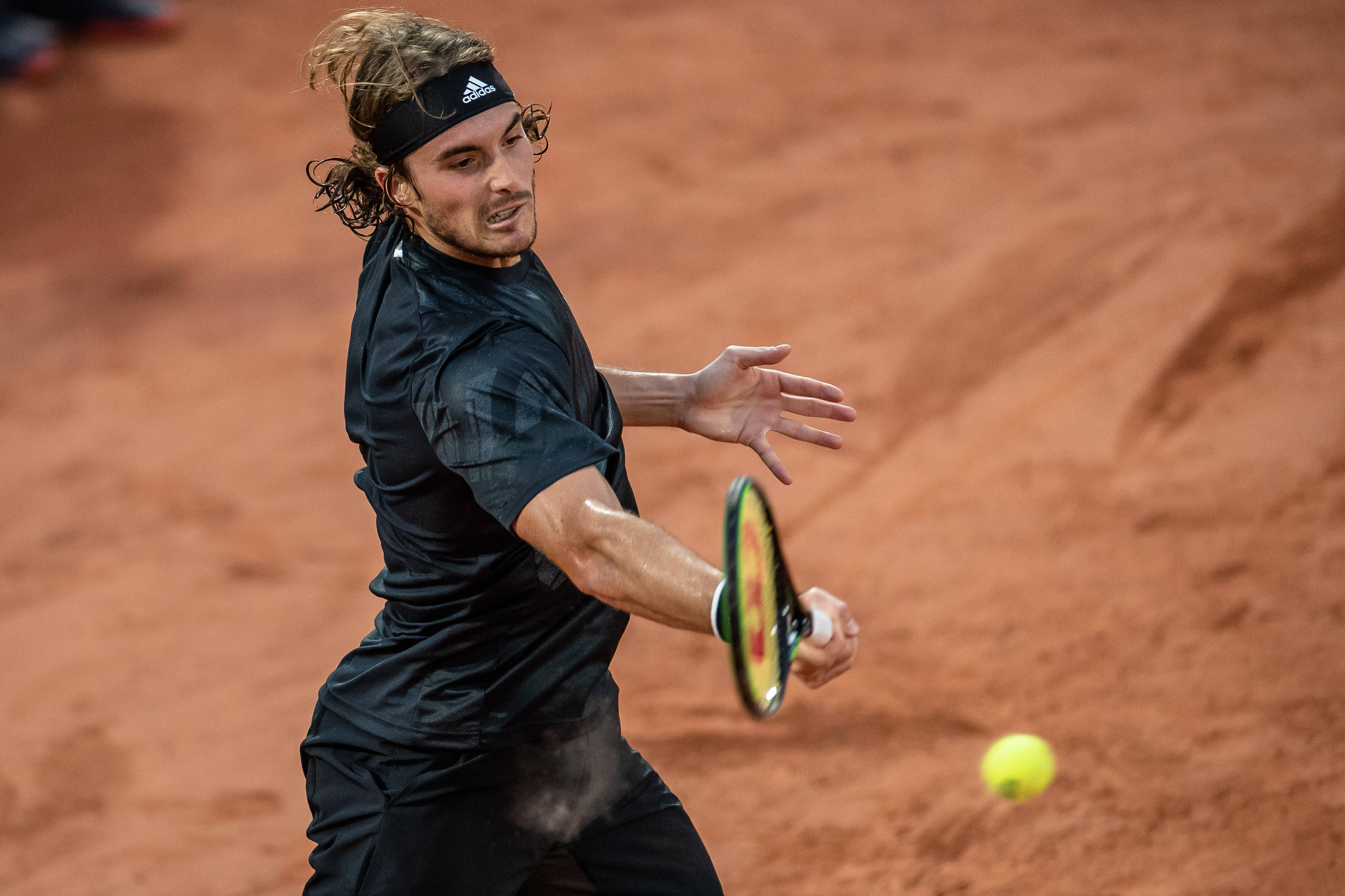 法网碾压戴维斯杯,西西帕斯刷新纪录 法网碾压戴维斯杯,西西帕斯刷新纪录