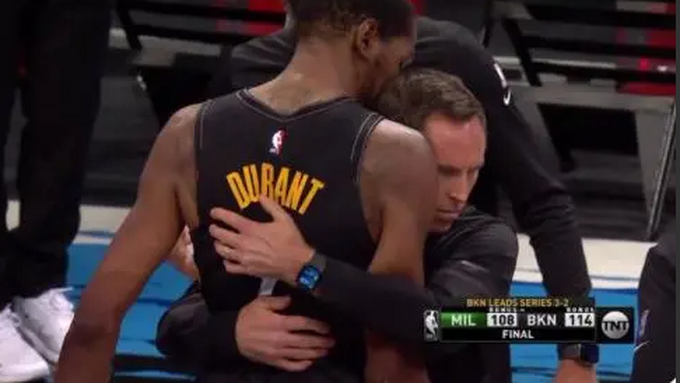 天津队横扫篮网，霍勒迪带队取胜